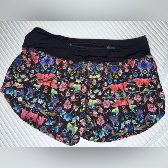 Lululemon Floral Shorts - Picture 3 of 7